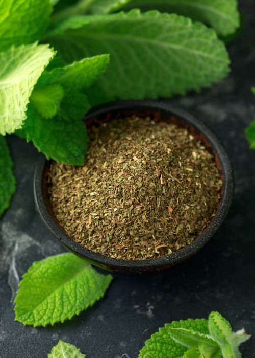 نعناع خشک با عطر قوی و طعم خنک و دلپذیر